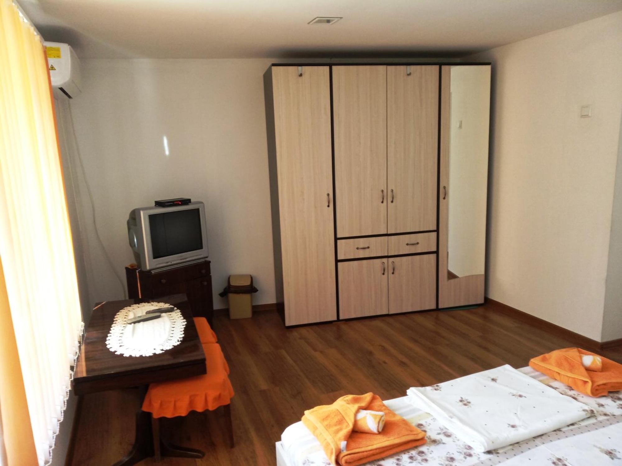 Divna Guest House Krušuna Exteriér fotografie