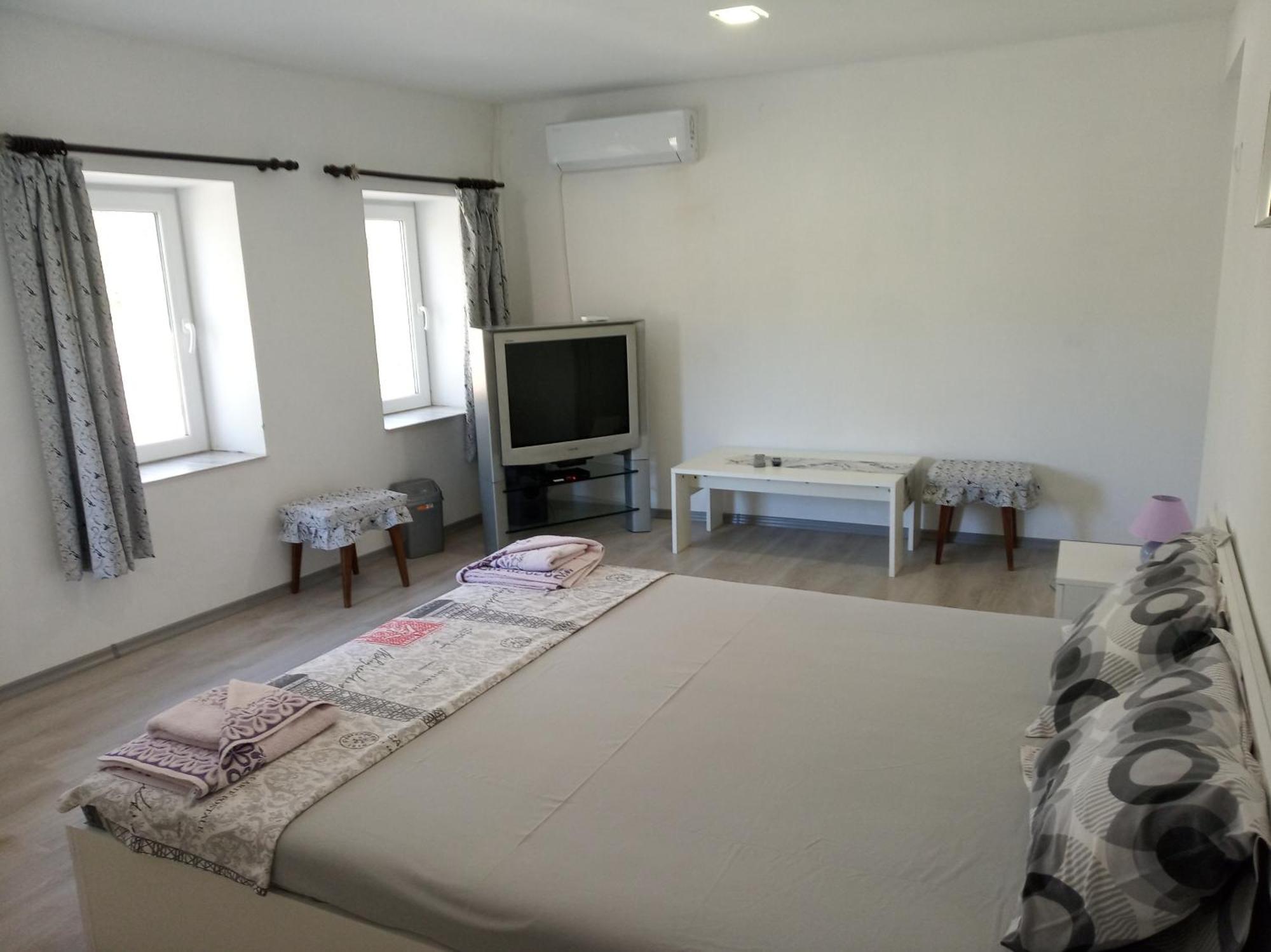 Divna Guest House Krušuna Exteriér fotografie