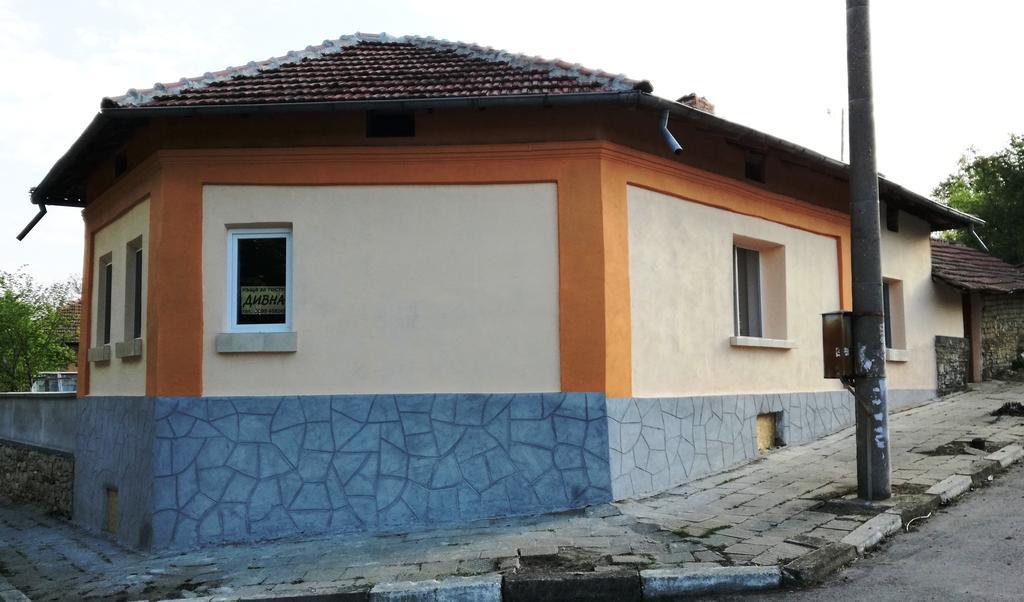 Divna Guest House Krušuna Exteriér fotografie